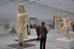 musée du Louvre à Lens : la galerie du temps, premières statues