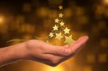 sapin-dans-la-main-noel-idee-deco-gratuite