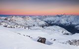 vue-sur-les-sommets-neige-et-montagne